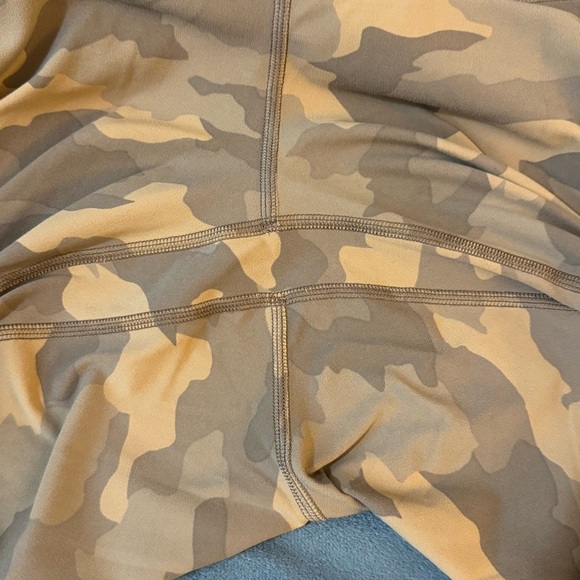 Lululemon Align High-rise Pants
#1082 - Picture 7 of 11